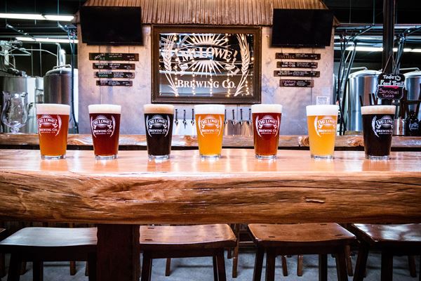 mt Lowe brewing co paint and sip